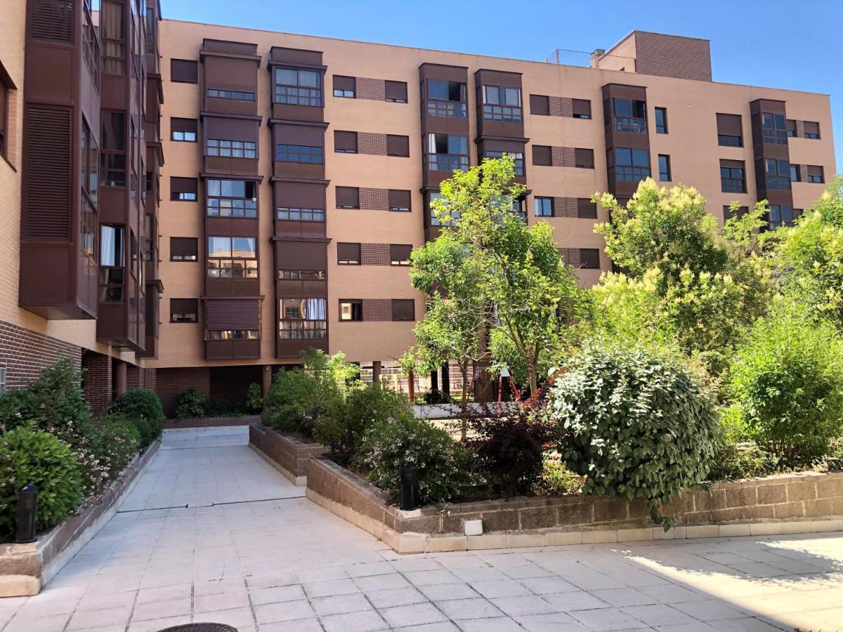 Apartamento Wanda Airport Ifema Madrid Esterno foto